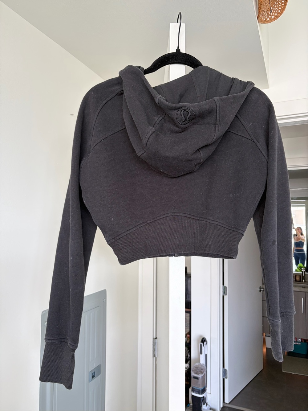 Lululemon Cropped Scuba Hoodie Zip Up Jacket Black Size 4 - Picture 8 of 9